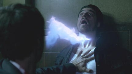 Cas slices Theo's throat. Cas slices Theo's throat.